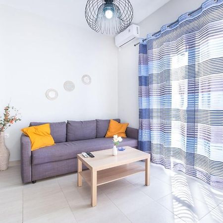Bright Apartment In Pireu Exterior foto