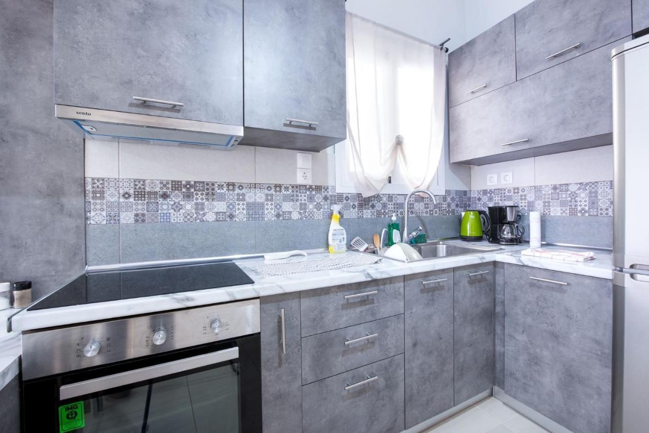 Bright Apartment In Pireu Exterior foto