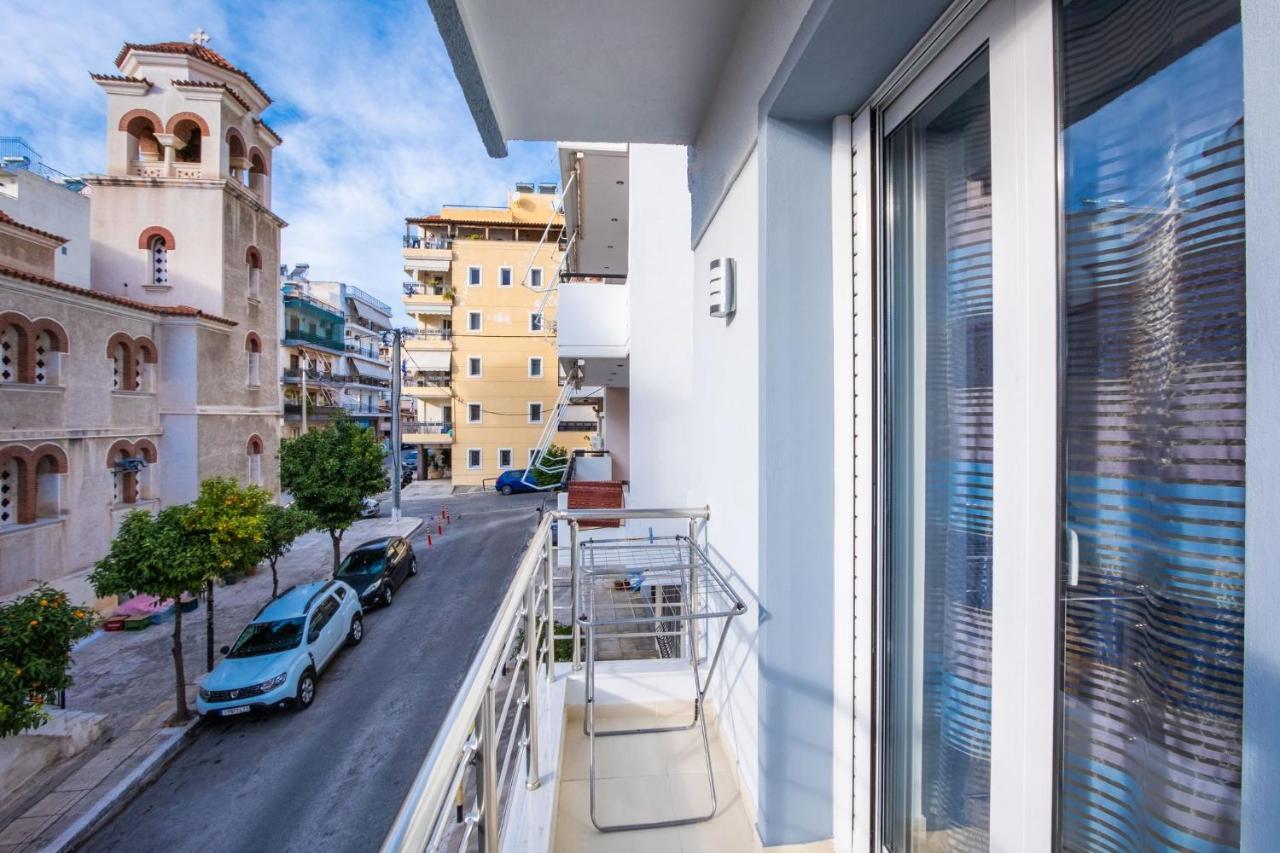 Bright Apartment In Pireu Exterior foto